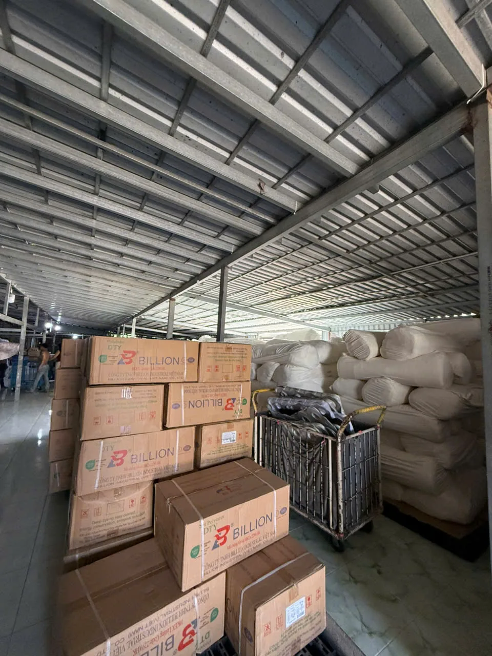 Khu vực sợi và vải mộc tại nhà xưởng An Phát