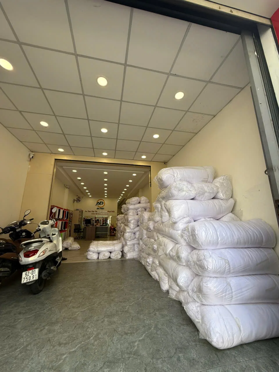 Kho vải An Phát tại showroom Phạm Phú Thứ